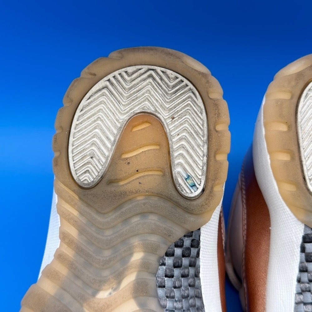 Air Jordan 11 Retro Womens "Rose Gold" Sail/Metallic Bronze AH7860-105 Size 8.5W - Picture 7 of 11